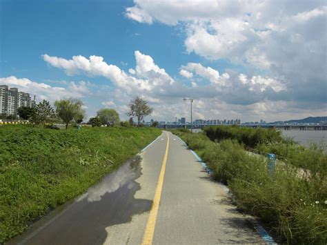 Bike Trail Along The Han River Ilpunto Flickr