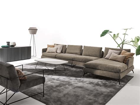 Ditreitaliaboastsdecades of experience inthe packaging industrysector.from the beginning,with the foundingin 1976through the workof the brothersdemarchi, thencontractors,the factory. JASPER Sofa by Ditre Italia design Stefano Spessotto ...