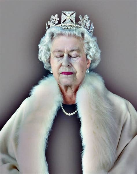 Artists Discuss How They Turned The Queen Into An Icon The New York