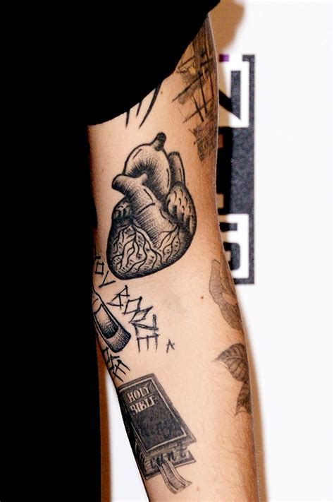 See more ideas about harry styles tattoos, harry styles, harry. Harry Styles * myedit harry h tattoos amas14 that heart ...