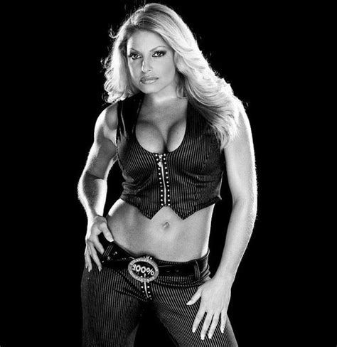 trish stratus ★ hall of fame ★ 7x women s champion ★ diva of the decade ★ 3x babe of the year
