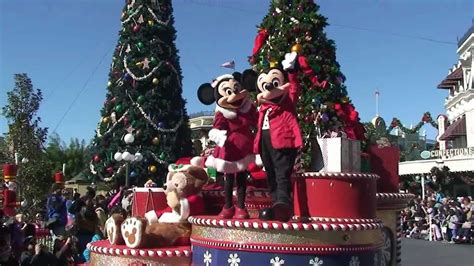 Mickey S Once Upon A Christmastime Parade Daytime Version Magic Kingdom Walt Disney World