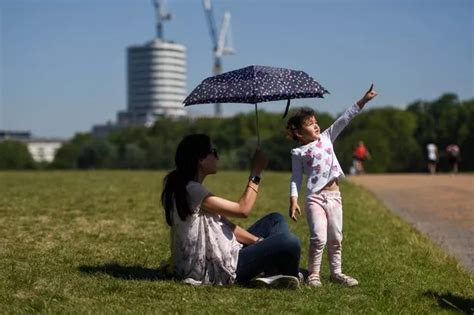 uk weather forecast mini heatwave starts today with scorching 27c highs before weekend mirror