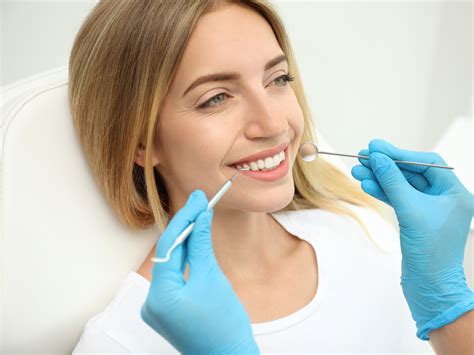 4 Ways Cosmetic Dentistry Services Improve Smiles