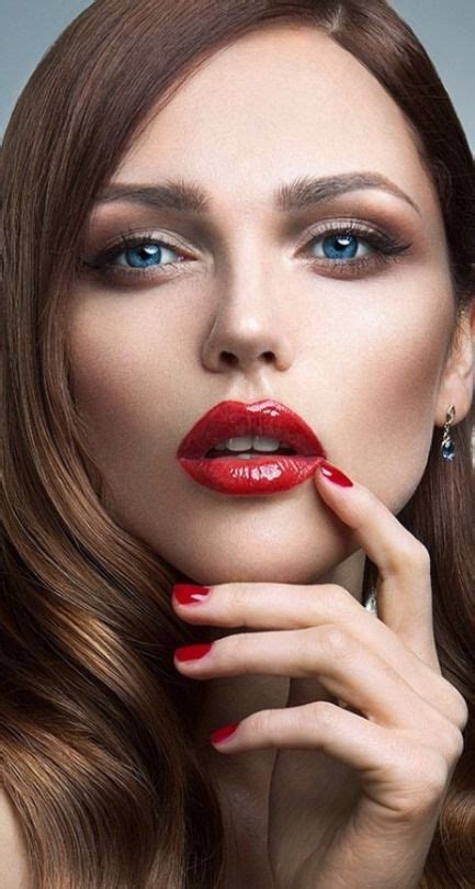 Perfect Red Lips Lipstick Swatches Red Lipsticks Makeup Lipstick