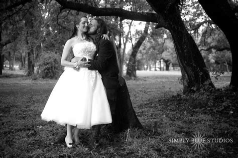 Miss Lydia And Her Hubby In A Gorgeous Tea Length Justin Alexander Gown Photo By Blue Lane