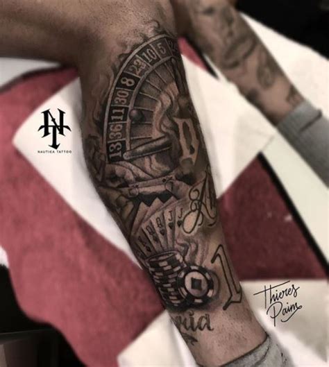 Ele estava hospedado próximo à praia da barra da tijuca, no rio de janeiro. Nova tatuagem na perna de Neymar faz referência ao pôquer ...