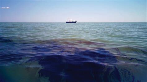 Related searches for oil spill in: Why Oil-Spill Tech Is So Primitive and How One Man Is ...