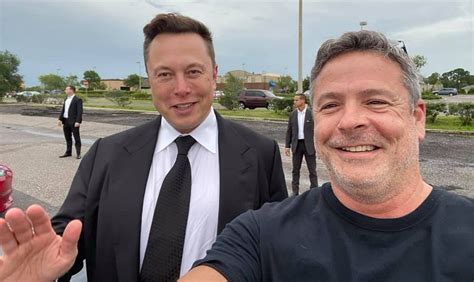 🚘🚀🌎 elon musk spotify playlist ⬇️ sptfy.com/elonmusk. Tesla's Elon Musk interacts with fans at Supercharger ...