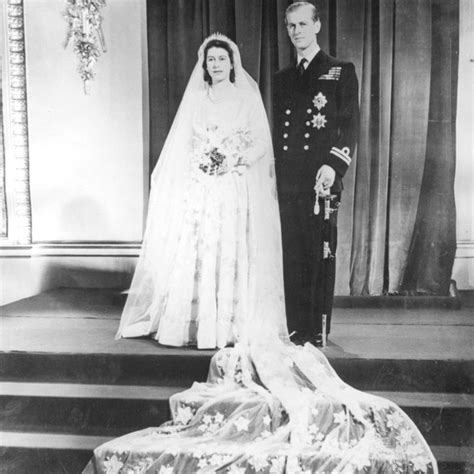 Browse 3,333 queen elizabeth ii wedding stock photos and images available, or start a new search to explore more stock photos and images. Teimuraz Takara - Dress Design: Queen Elizabeth Wedding ...