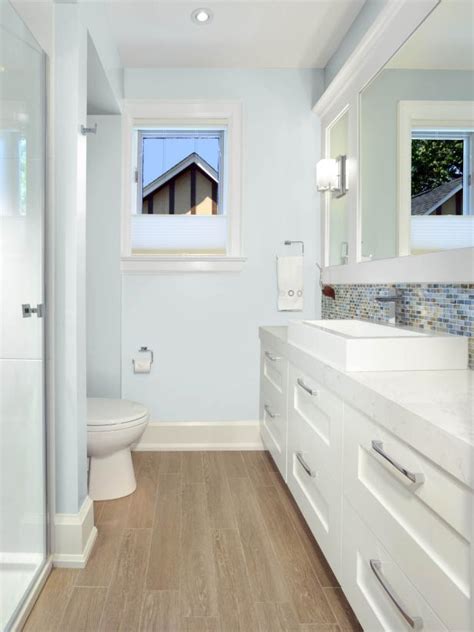 Transform your everyday powder and washroom into a serene tropical oasis with these inspiring bathroom interiors. Seashell Bathroom Decor Ideas: Pictures & Tips From HGTV ...