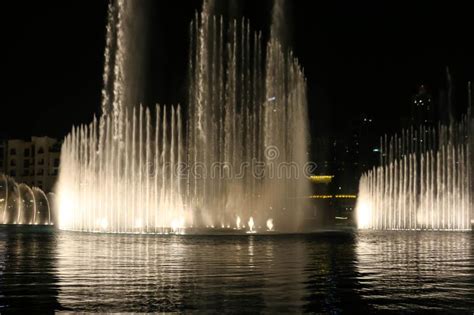 The Dubai Fountain In The Dubai Mall World S Largest Choreographed