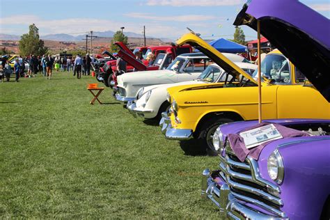 Car Show Featuring Hundreds Of Vintage Beauties Honors First Responder