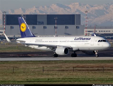 D Aizr Lufthansa Airbus A Wl Photo By Giorgio Parolini Id Planespotters Net