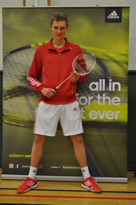 .encounter, former world champion viktor axelsen engaged lakshya sen into a gruelling rally. adidas lance sa gamme badminton ! - SportBuzzBusiness.fr