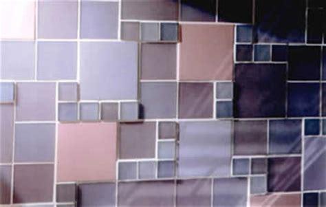 Die glasfliesen sind aus 1 mm kristallglas und 8 mm keramischen untergrund und mittels digitaldruck wird die glasrückseite bedruckt und mit dem keramischen untergrund verklebt. matthiessen & noesselt - exklusive fliesen und natursteine ...