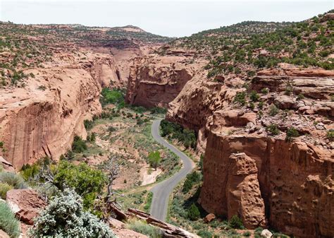 Tips Driving The Burr Trail Road A Scenic Drive In Southern Utah