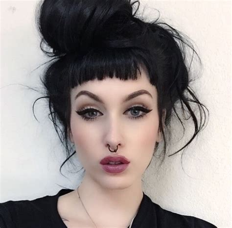Pin De Whitney Pennell Em Black Hair And Pale Skin