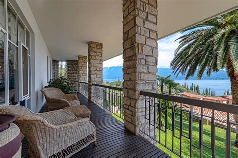 Vintage Style Villa Overlooking The Lake Italy Luxury Homes