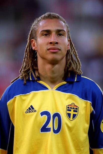 Henrik Larsson Sweden Bilder Und Fotos Getty Images Fußballtrikots