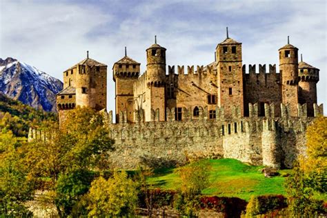 10 Awesome Castles To Visit In Italy Page 4 Must Visit Destinations