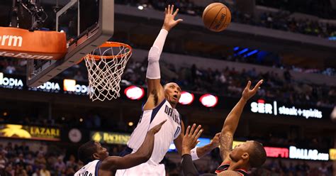 Mavericks Shawn Marion Out With Sprained Knee