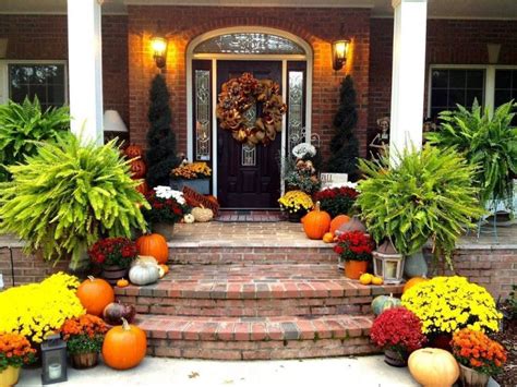 20 Perfect Fall Outdoor Decoration For Your Inspiration
