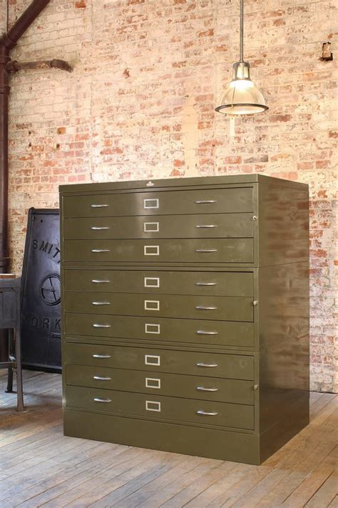 These flat file cabinets are the best available, and we believe that being creative and organized shouldn't come with an exorbitant price tag. Vintage All-Steel Flat File Storage Cabinet at 1stdibs