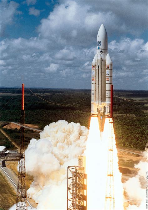 Esa Die Ariane 5 Der Neue Standardträger