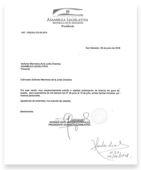 Arriba Foto Carta De Permiso Para La Directora Del Colegio Mirada Tensa