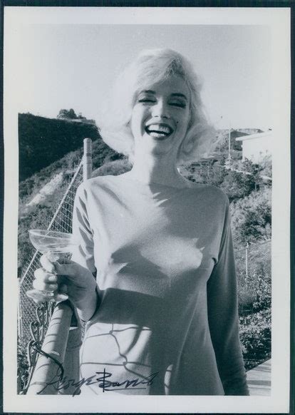 Revealed 22 Unpublished Pictures From Marilyn Monroes Final Photo Shoot
