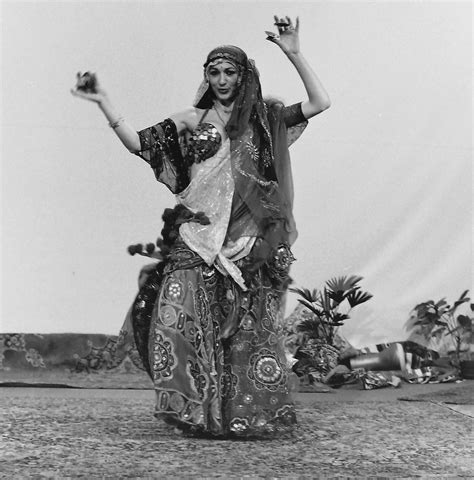 Badawia Vintage Dance Vintage Gypsy Dancing Day Dancing Queen Dance Life Dance Art Shimmy
