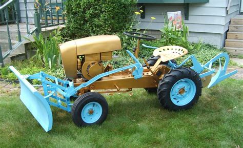Im looking for which is. David Bradley - Half Track snow machine . - Custom Tractor ...