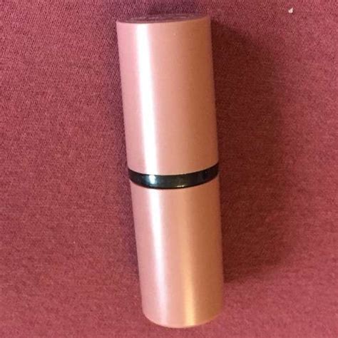 Test Lippenstift Essence Longlasting Lipstick Nude Farbe Cool