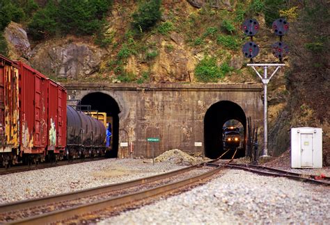 Ns East And Westbounds Meet Montgomery Tunnel Virginia Flickr
