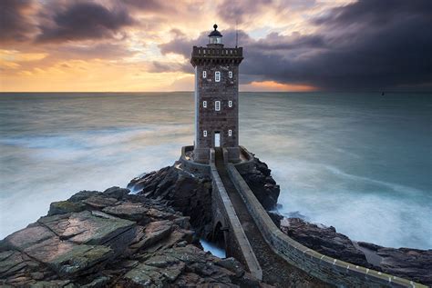 Breathtaking Photos Of Lighthouses That Have Stood The Test Of Time Bored Panda
