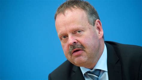Aspik, gallerte, gallertmasse, sülze beispiel: Sachsen-Anhalt: Linksfraktionschef Wulf Gallert gibt sein ...