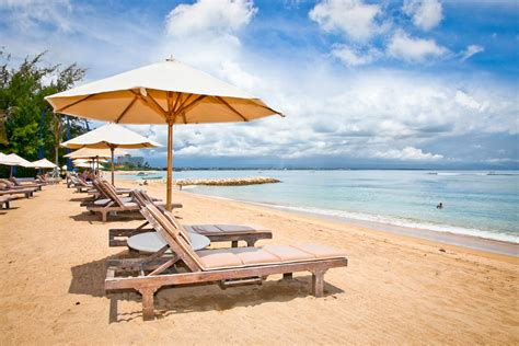 Sanur Conocida Como La Playa Del Snorkel Es Una Extensión De Costa De