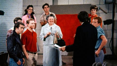 Watch Happy Days Season 2 Episode 10 A Star Is Bored Full Show On