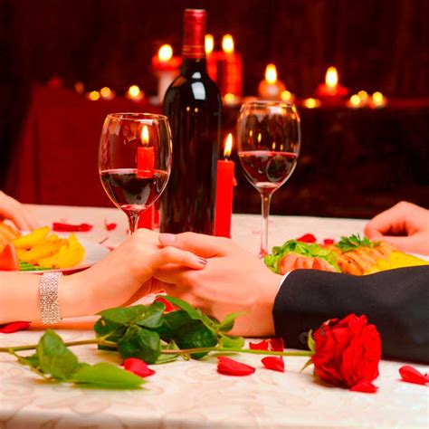 Por lo cómodo que nos puede resultar reservar una mesa en un restaurante y preocuparnos sólo por el regalo y por ponernos muy guapos, hay que reconocer que no se compara con una mesa decorada al estilo de. Cena romántica de lujo para San Valentín, ¡todo en la CDMX ...