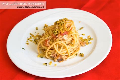 Filetti di sgombro con pomodorini. Pasta con sgombro e pomodorini (sugo veloce) | OggiCucinaMirco