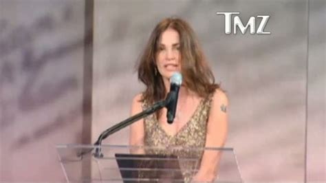 Kim Delaney Yanked Off Stage At Us Military Event