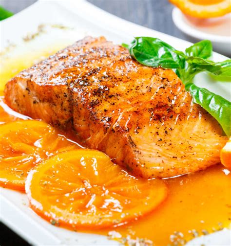 La tartare di salmone marinato all'arancia con finocchi è la ricetta di oggi. Salmone glassato all'arancia | Giramondosapori