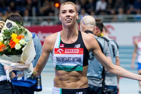 Compitió en el relevo 4 × 400 m en los juegos olímpicos de verano de 2012 y 2016, . Iga Baumgart-Witan oczarowała internautów. "Wspaniałe nogi ...
