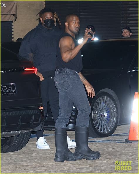 Kanye West Flaunts His Muscles While Dining With A Kim Kardashian