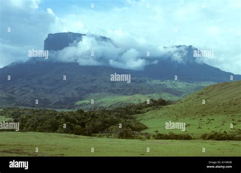 Kukenan Tepui Near Monte Roraima In The Gran Sabana Venezuela Stock