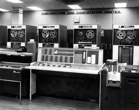 Ibm 7090 Mainframe Computer 1958 Computer History Old Computers
