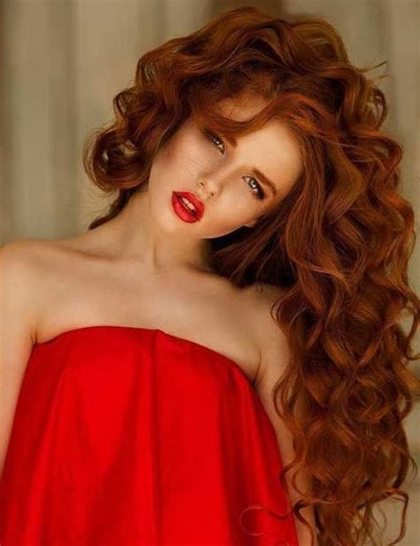 Cheveux roux foncé : la couleur de cheveux It de la saison ...