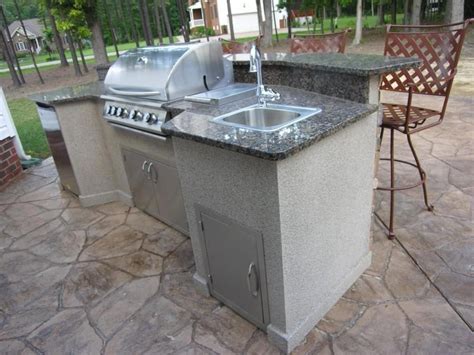Upgrade your outdoor kitchen with the best sinks from the best brands, like alfresco, twin eagles and more! DIY Outdoor Sink Station #"outdoorkitchencabinetsideas ...