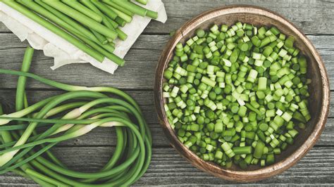 What You Need To Know When Swapping Garlic With Scapes